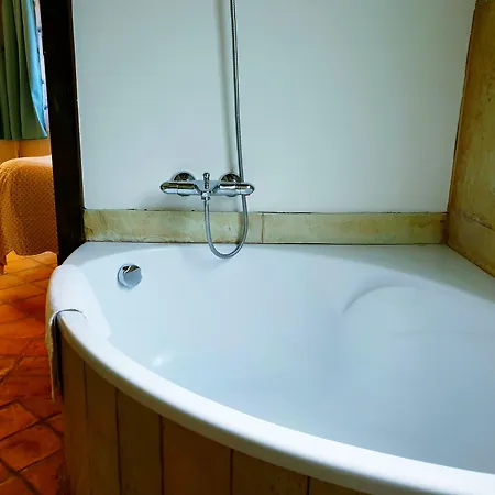 Rural & Mas Prat 3* La Vall de Bianya